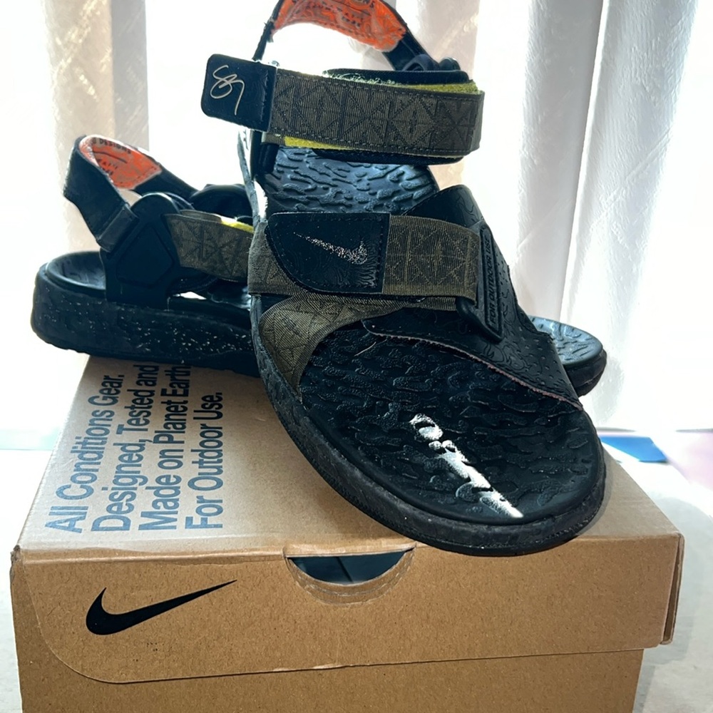 ACG Nike Air Deschutz size men’s 7